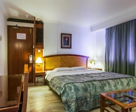 Hotel Chariot Chennai Ngoại thất bức ảnh